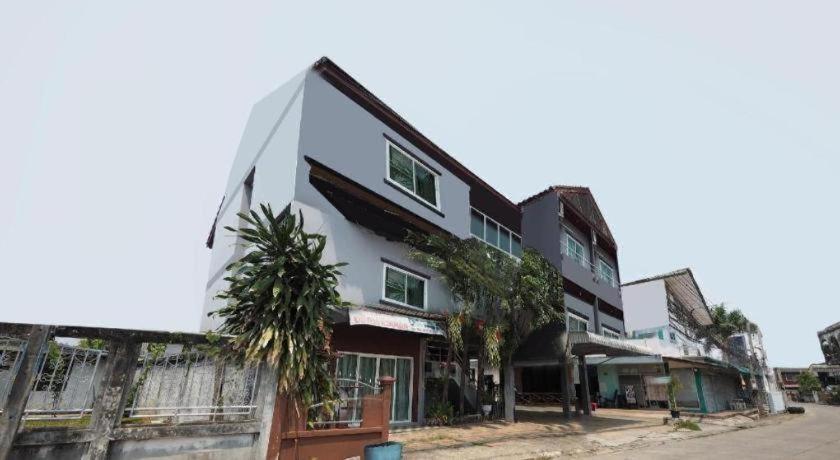 Apartahotel Bannsawasdee Chiang Rai